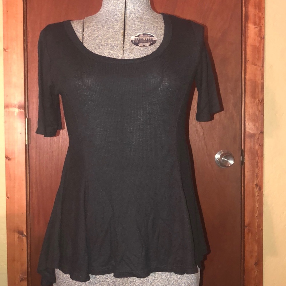 Women’s black top
